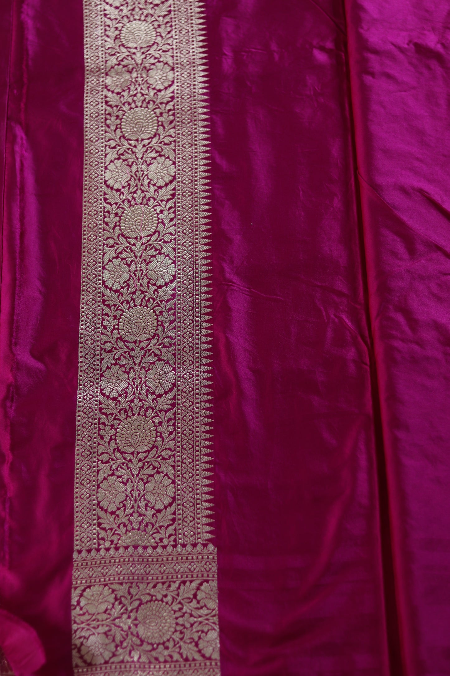 Magenta Semi Mashru Banarasi Silk Saree